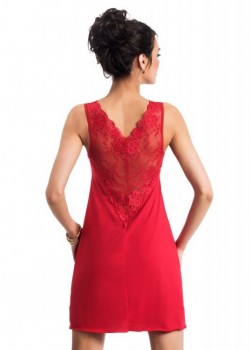 Kristina нощница в червено Kristina нощница в червено