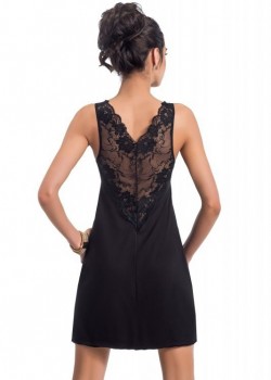 Kristina Нощница в черно Kristina Нощница в черно