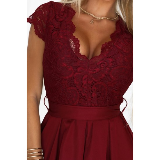 242-5 Елегантна къса рокля с колан в бордо 242-5 Елегантна къса рокля с колан в бордо