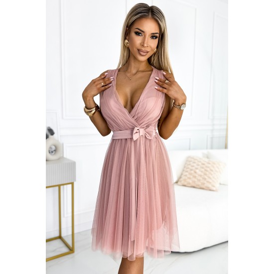 Елегантна рокля с дълбоко деколте 523-1