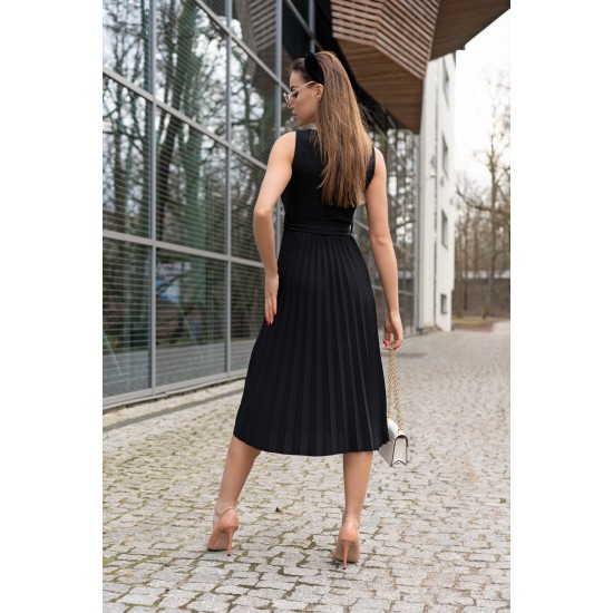 Миди рокля Meratin в черен цвят D07