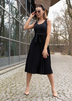 Миди рокля Meratin в черен цвят D07