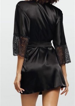 Сатенен дамски халат в черен цвят Judyta Сатенен дамски халат в черен цвят Judyta