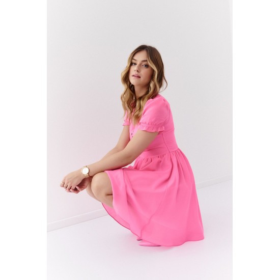 Разкроена рокля с къс ръкав в розов цвят 3046 Разкроена рокля с къс ръкав в розов цвят 3046