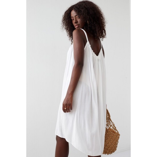 Широка дамска рокля в бял цвят 81541 Широка дамска рокля в бял цвят 81541