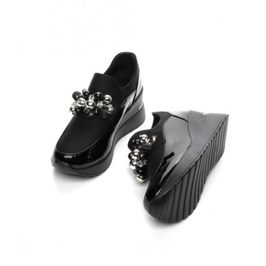 Дамски спортни обувки в черен цвят | Alba.bg Дамски спортни обувки в черен цвят | Alba.bg