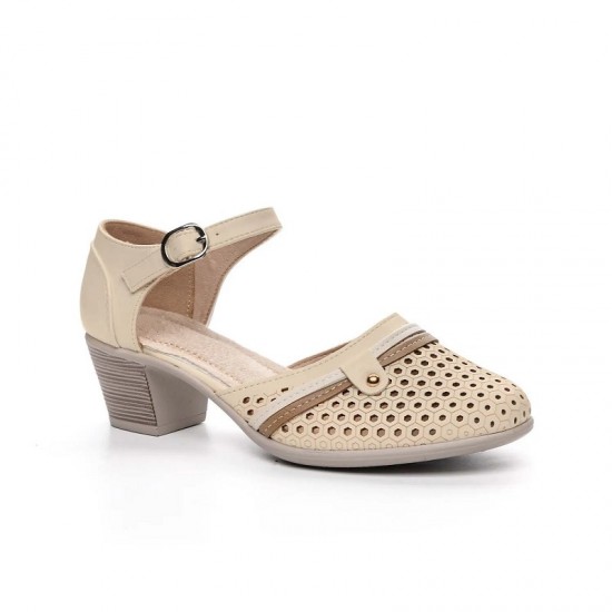 Дамски затворени сандали на среден ток, цвят бежов  | Alba.bg