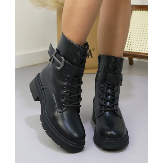 Дамски боти с нисък ток в черен цвят LK005 | Alba.bg Дамски боти с нисък ток в черен цвят LK005 | Alba.bg