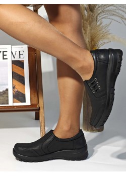 Дамски спортни обувки в черен цвят VD335 Дамски спортни обувки в черен цвят VD335