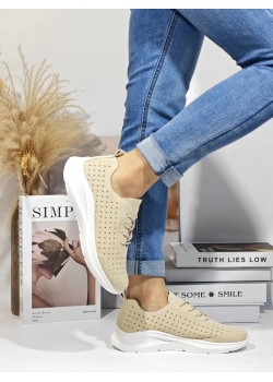 Дамски спортни обувки в бежов цвят, на дупки FF345